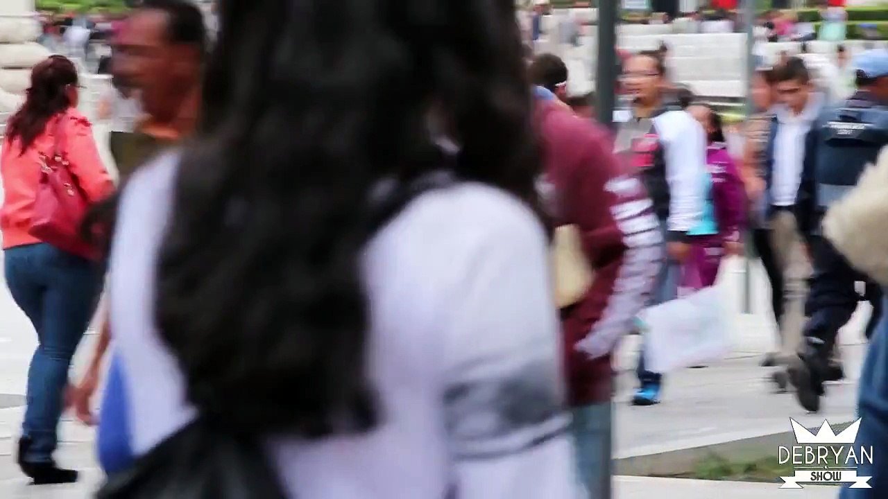 ► Retos Callejeros | Juanpa Zurita vs DebRyanShow | Bromas