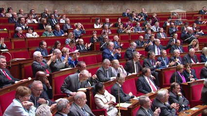 Réforme: Valls renvoie à la droite ses accusations d'amateurisme