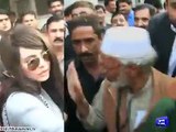 Elderly Man Falls Head Over Heels For Ayyan Ali._2