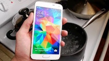 Samsung Galaxy S5 Boiling Hot Water Test