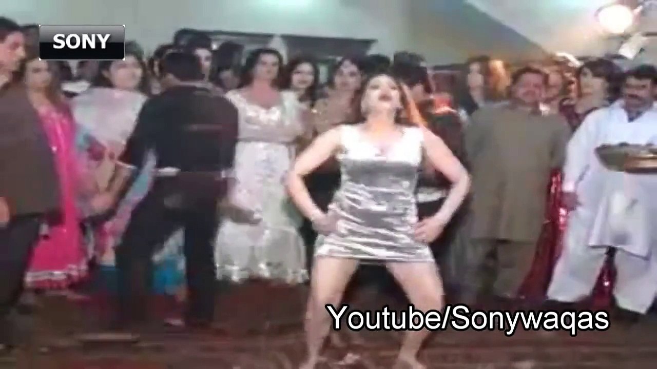 HD New Brand Mujra Dance_ Pakistani Boy Best Dance (A-K hits)