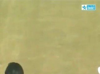 Shoaib Akhtar Bowled Marcus Trescothick 1st Ball of the Match