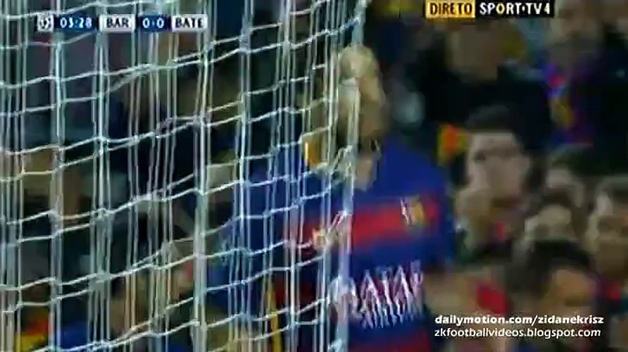 Suarez Big Chance - Barcelona v. BATE 04.11.2015 HD