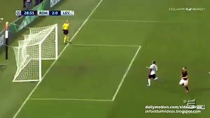 Télécharger la video: 2-0 Edin Dzeko GOAL - Roma v. Bayer Leverkusen 04.11.2015 HD