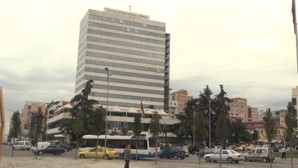 Report TV - Rriten taksat për siguracionin e makinave, hotelet, birrën, verën e prodhuar në vend