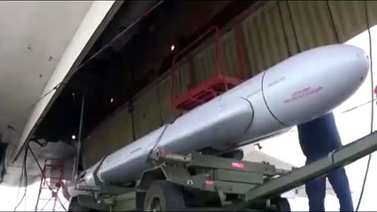 Départ support de missiles stratégiques Tu-160 à partir d'une base aérienne d'Engels