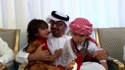 محمد بن زايد|أشهد أني أبوج واشهد أنج تاج راسي