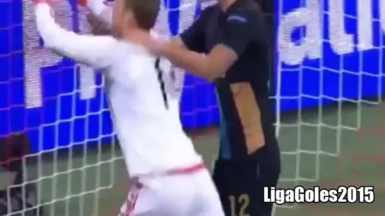 Olivier Giroud Amazing Goal - Bayern Munich vs Arsenal 4-1 (Champions League 2015) 04.11.2015