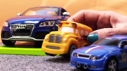 Çizgi Film - Spedy ve Busy Alman araba fuarında Mercedes Benz E class ile.