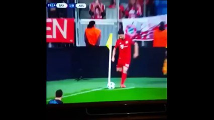 Xabi Alonso Worst Corner-Kick EVER