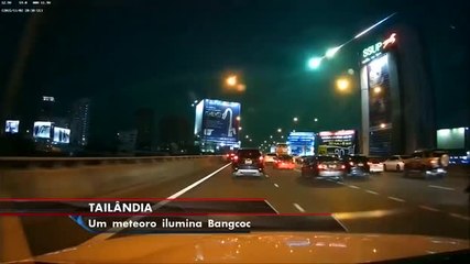 Meteoro em chamas ilumina o céu da Tailândia