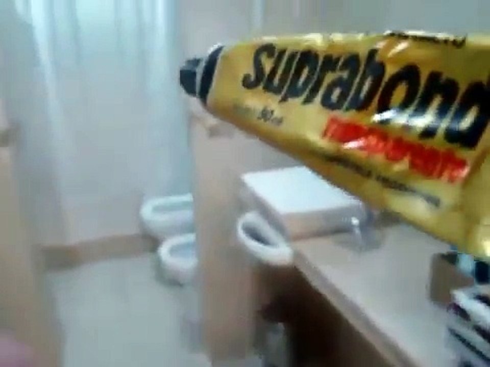 Funny video comedy 2014 Blooper in the toilet