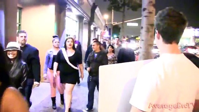 Valentines Day Kissing Game - Kissing Hot British Girls