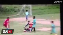 Amateur Football Player Knocks Out Opponent With Flying Kick In Bangladesh 27/10/2015