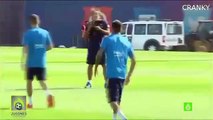 Neymar Having Fun With Luis Suarez In Barcelona Training 26/09/2015