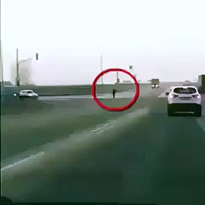 Jisay Allah rakhay Usay kon Chakhay? Subhan Allah... must watchhh