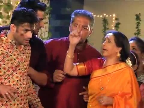 Yeh Hai Mohabbatein diwali me lagi raman ko chot diwali celebration 5th November 2015