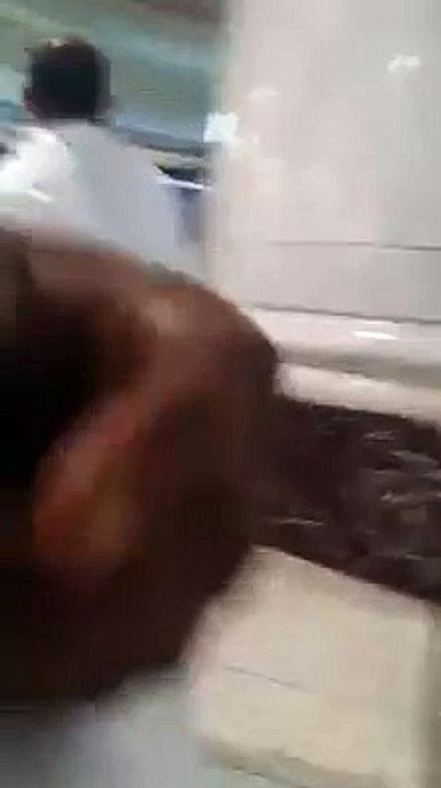 Pak Army Chief General Raheel Sharif Performing Umrah Video
