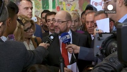 Schulz visits refugees in Greece to promise more will be done