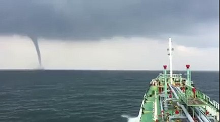 Waterspout พายุงวงช้าง ‪#‎ประจวบคีรีขันธ์‬ (5/11/58)