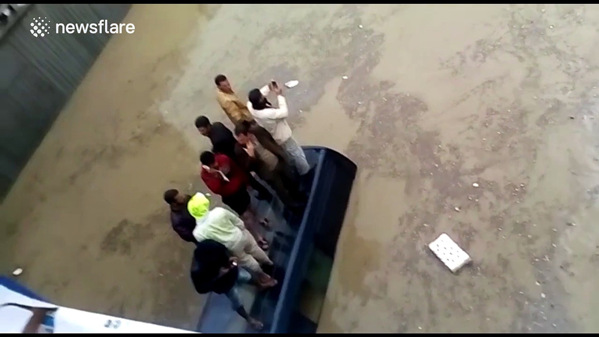 Flooding submerges cars in Amman, Jordan - video Dailymotion
