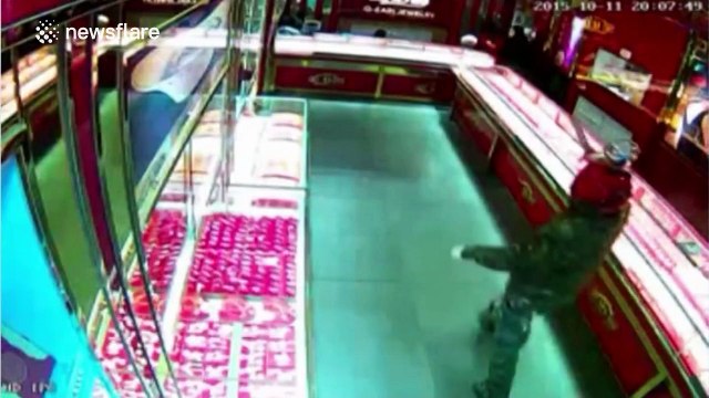 Robbers scared away by jewellery store staff armed with chairs