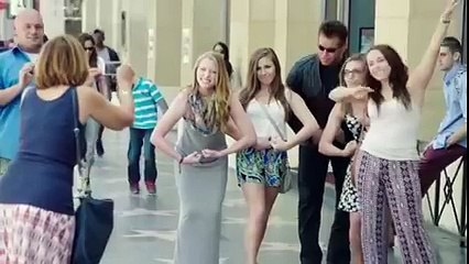 Arnold Schwarzenegger pranks fans... This is why i love this guy!!! hahahaha
