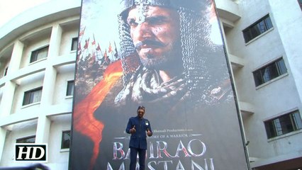 Ranveer Unveils Bajirao Mastani Biggest Poster