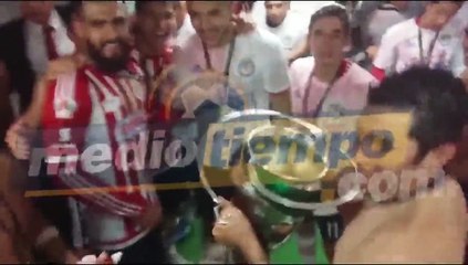 Así celebraron en el vestidor las Chivas