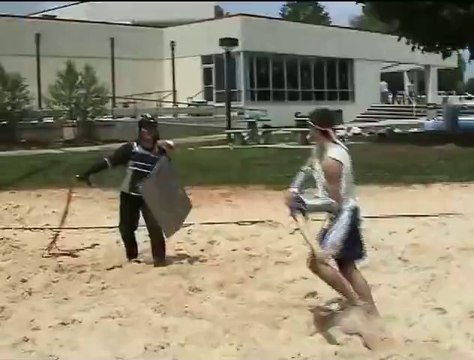 2 Kids fight and one gets knoked Out by 3kg Didlo!! Hilarious