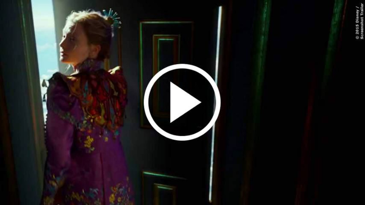 Alice Through The Looking Glass Trailer (english)