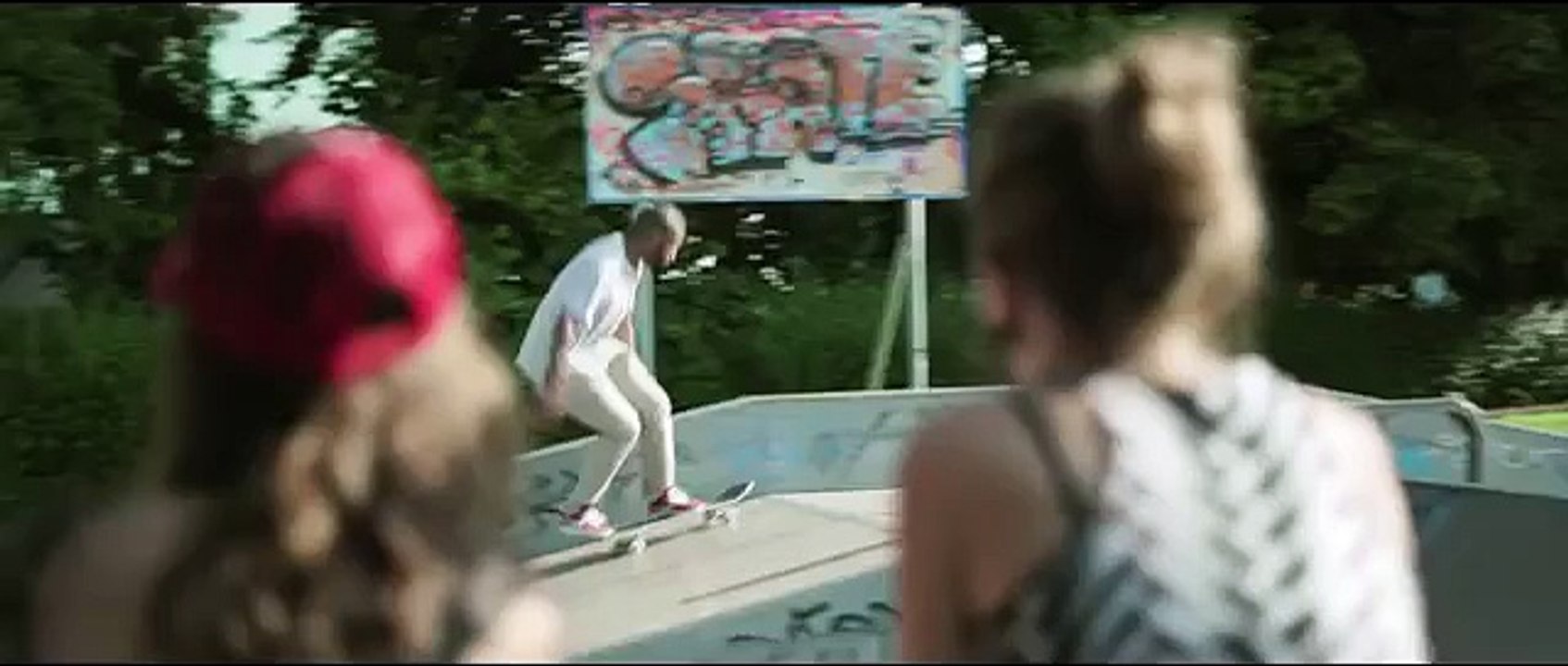 TOUS LES CHATS SONT GRIS - Official Trailer