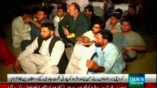 PTI workers protest against unfair award of tickets for LG polls at Insaaf House Karachi