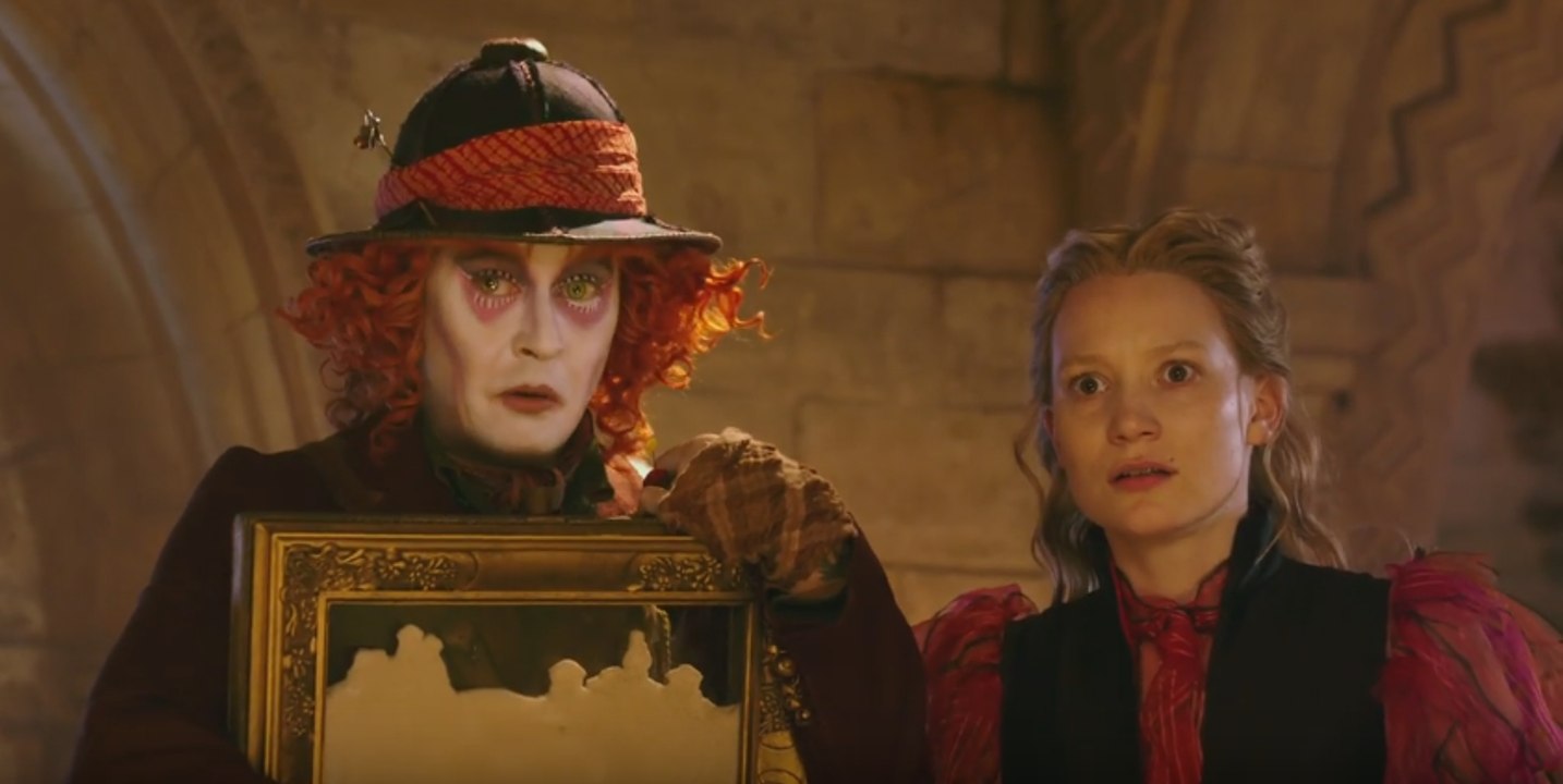 Alicia a través del espejo - Trailer español (HD)