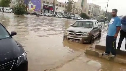 مياه الامطار في شارع الحرية في المقابلين