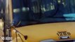 Un chauffeur surpris en flagrant délit d'ébats sexuels dans un bus d'école choque l'Amérique !