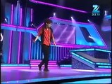 Slow Motion Dance King Raghav Juyal Cockroach Impressing Bipashu Basu in His Style