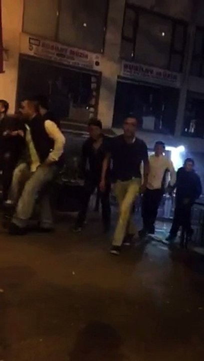 İstanbulun göbeginde, icki içenlere saldiri