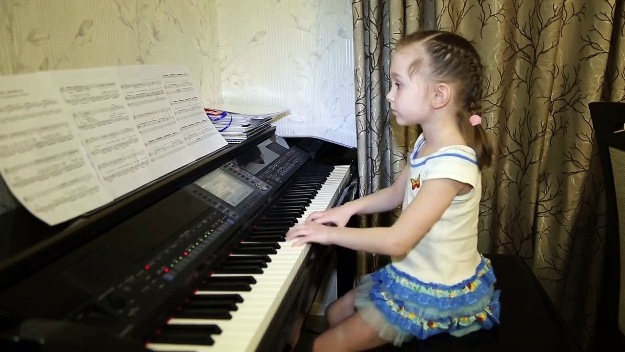 Она вернется. Девочке 6 лет