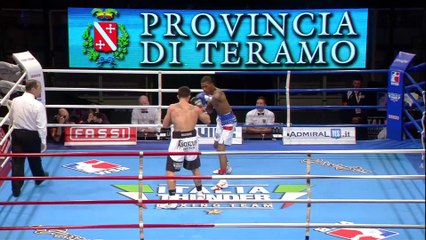 WSB S5 W9 ITAvUSA Bout3 Mangiacapre v Pettis