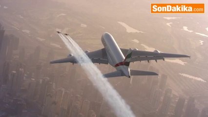Jet Adamlar, 4 Bin Fitte Dünyanın En Büyük Yolcu Uçağıyla Yan Yana Uçtu