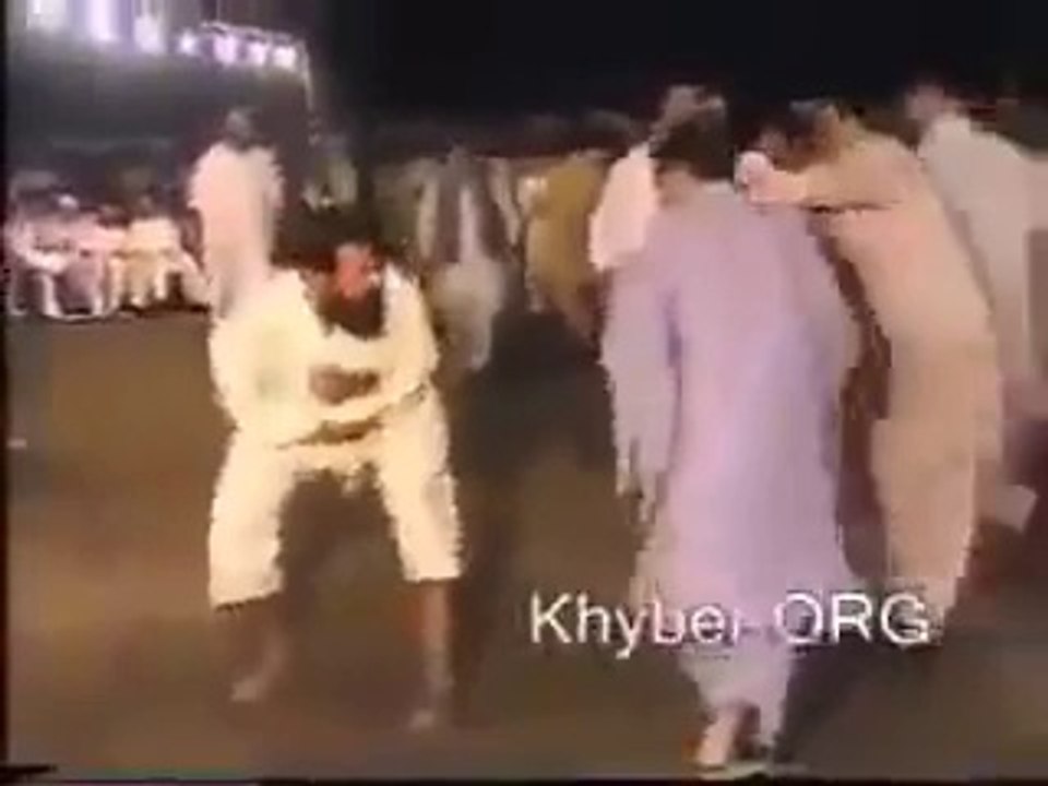 Hilarious Dance Moves by These Two Pathans - Must Watch!