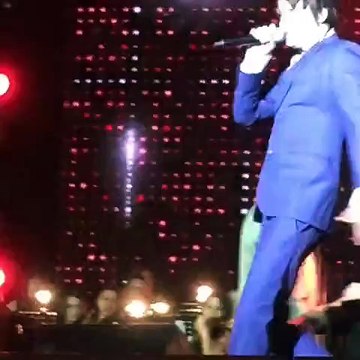 «Давай друг друга украдём» (фрагмент) А.Бон (концерт участников «Голос»-3, Москва, 18.02.2015) (pauline_romanova)