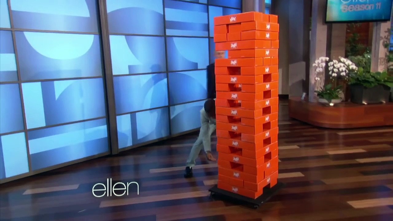 Kevin Hart and Ellen Play Jenga