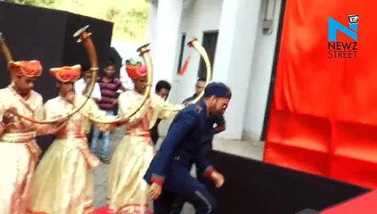 Ranveer Singh unveils 60ft huge poster of Bajiroa Mastani