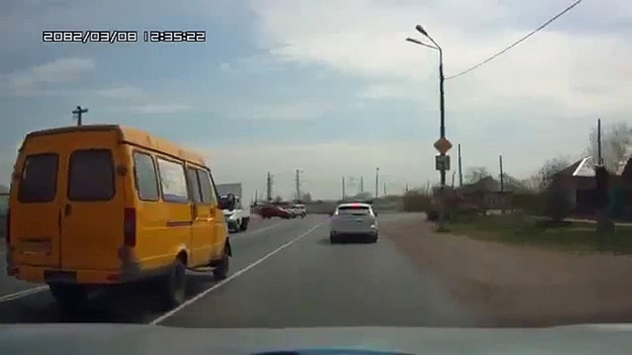 Baseball assault caught on a cam in Russia