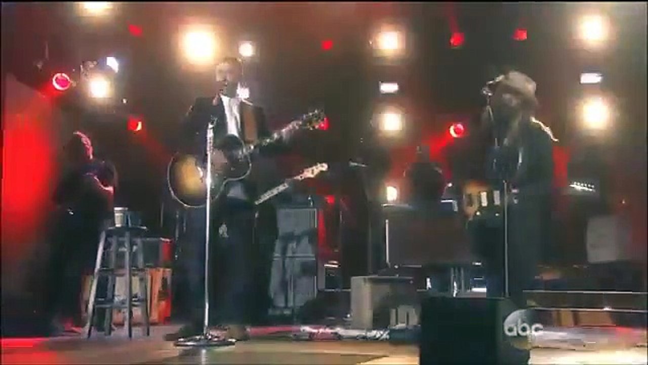 Justin Timberlake & Chris Stapleton - Drink You Away - CMAs 2015