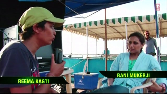 Aamir having fun while shooting Talaash _ Aamir Khan, Rani Mukherjee