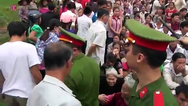 Xử tử hình lưu động kẻ gây thảm án Yên Bái hàng nghìn người xem