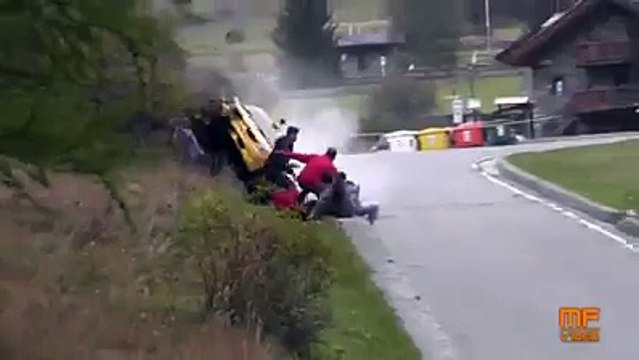 Incredibly close call for spectators during Italian rally crash